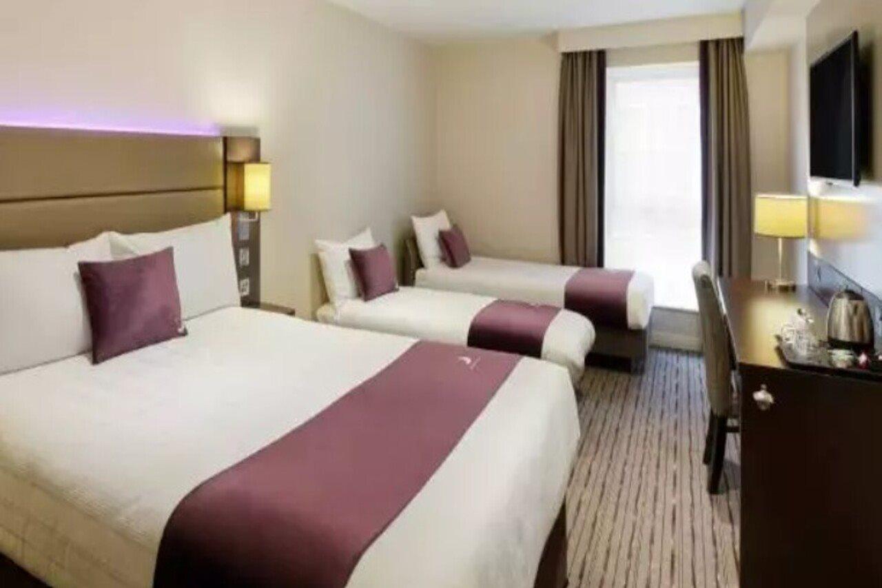 Premier Inn Cheltenham Town Centre Dış mekan fotoğraf